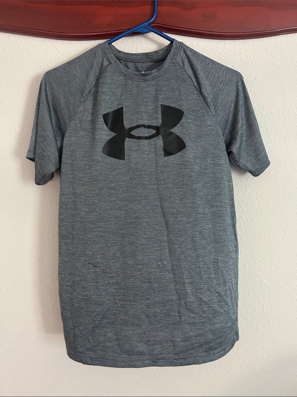 Under Armour Men’s Heather Gray Short Sleeve Logo Tee